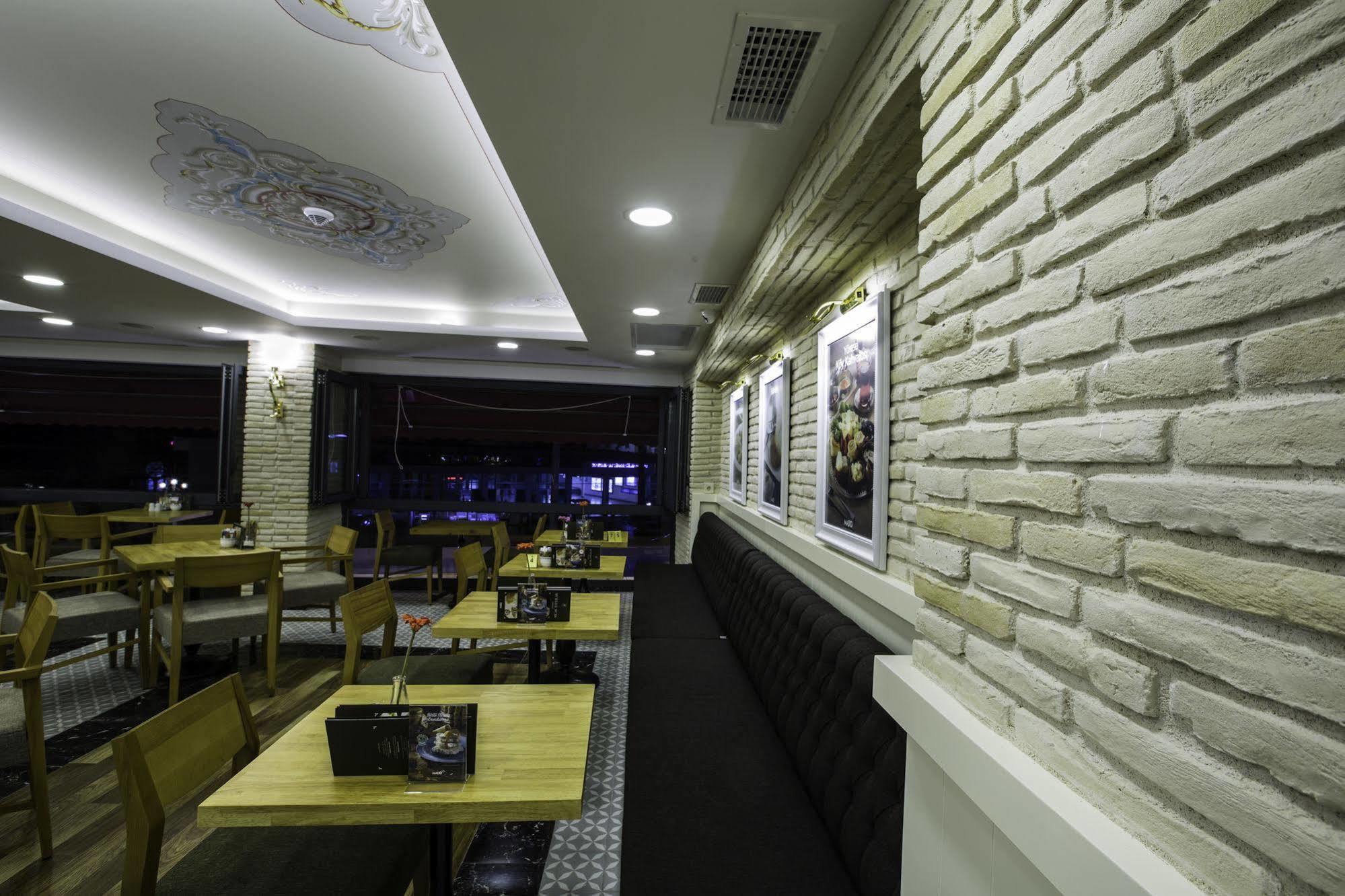 Hotel Phosphorion Istanbulská provincie Exteriér fotografie Interior of a restaurant in Nicosia, Cyprus