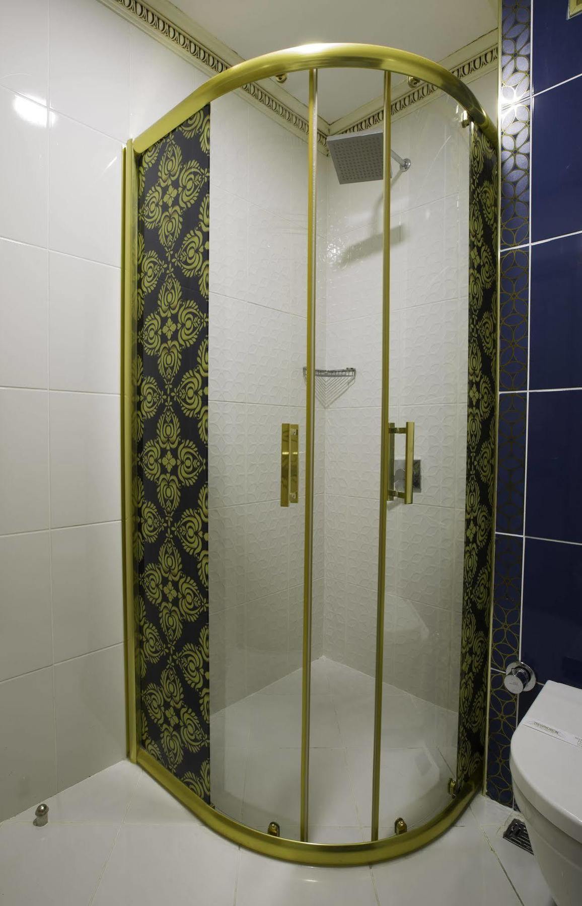 Hotel Phosphorion Istanbulská provincie Exteriér fotografie Shower enclosure