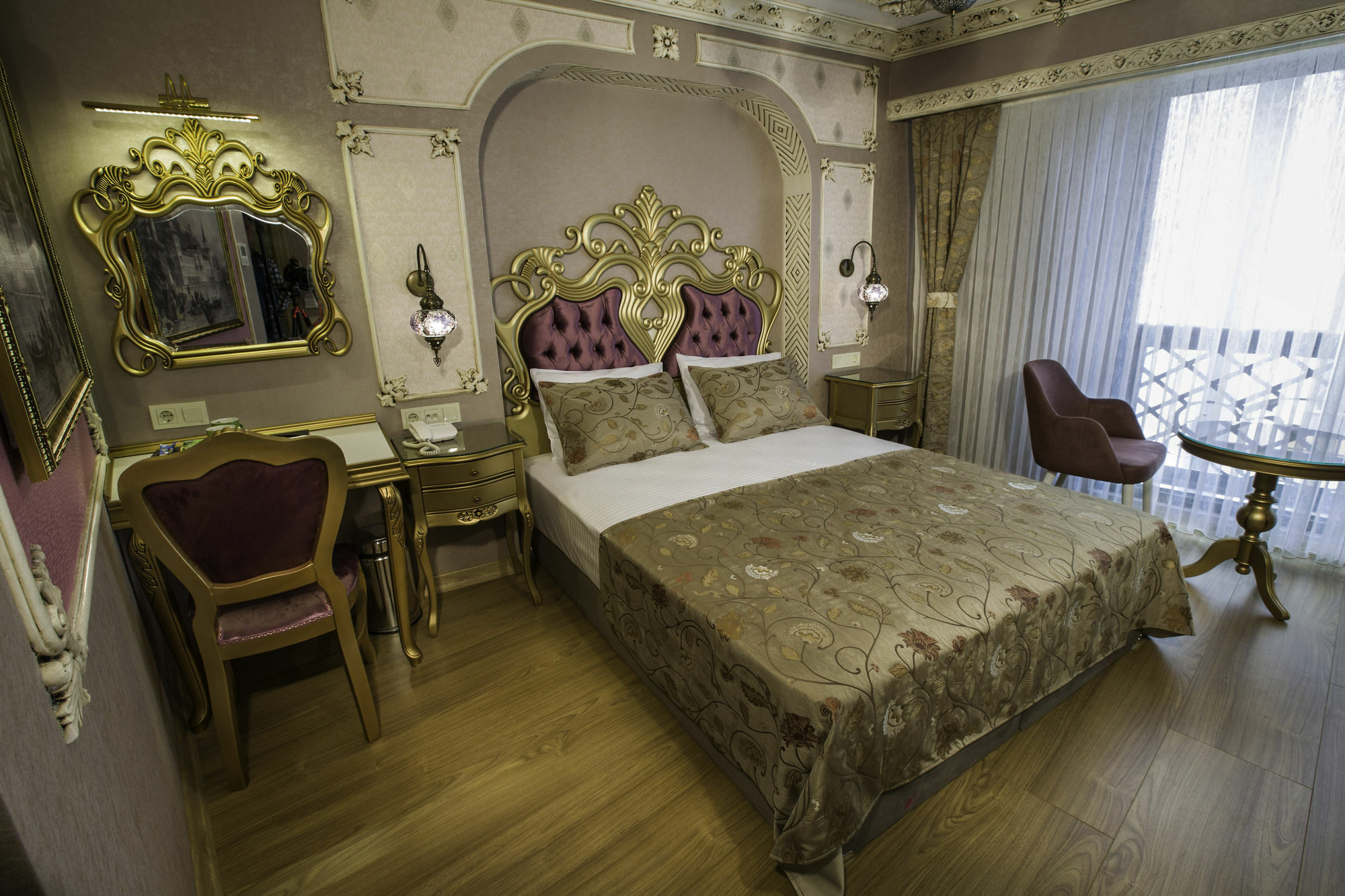 Hotel Phosphorion Istanbulská provincie Exteriér fotografie A room at the hotel