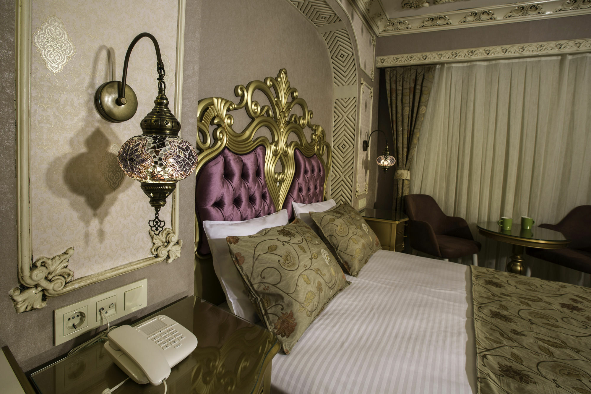 Hotel Phosphorion Istanbulská provincie Exteriér fotografie A room at the hotel
